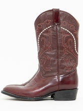 Load image into Gallery viewer, Vintage x Made in Mexico x EL JINETE Burgundy Embroidered Shiny Cowboy Boots (8-8.5)