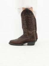 Load image into Gallery viewer, Vintage x Made in Canada x Brown Leather Cowboy Boots (8.5W)