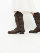 Load image into Gallery viewer, Vintage x Made in Canada x Brown Leather Cowboy Boots (8.5W)