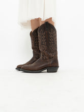 Load image into Gallery viewer, Vintage x Made in Canada x Brown Leather Cowboy Boots (8.5W)