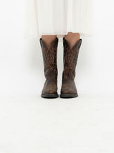 Load image into Gallery viewer, Vintage x Made in Canada x Brown Leather Cowboy Boots (8.5W)