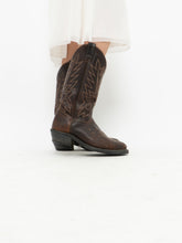 Load image into Gallery viewer, Vintage x Made in Canada x Brown Leather Cowboy Boots (8.5W)