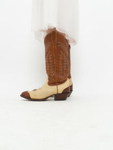 Load image into Gallery viewer, Vintage x Made in Calgary x ALBERTA BOOTS Cream &amp; Camel Leather Cowboy Boots (9)