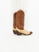 Load image into Gallery viewer, Vintage x Made in Calgary x ALBERTA BOOTS Cream &amp; Camel Leather Cowboy Boots (9)