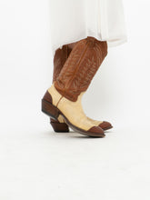 Load image into Gallery viewer, Vintage x Made in Calgary x ALBERTA BOOTS Cream &amp; Camel Leather Cowboy Boots (9)