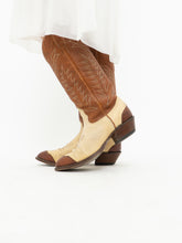 Load image into Gallery viewer, Vintage x Made in Calgary x ALBERTA BOOTS Cream &amp; Camel Leather Cowboy Boots (9)