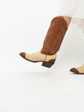 Load image into Gallery viewer, Vintage x Made in Calgary x ALBERTA BOOTS Cream &amp; Camel Leather Cowboy Boots (9)