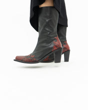 Load image into Gallery viewer, Vintage x Made in Italy x Black, Red Leather Boot (7)