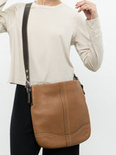 Load image into Gallery viewer, COACH x Tan Pebble Leather Crossbody Purse