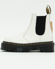 Load image into Gallery viewer, DOC MARTENS x Deadstock White Platform Boots (7.5, 8)