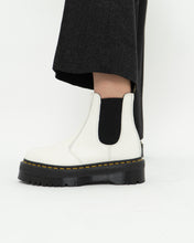 Load image into Gallery viewer, DOC MARTENS x Deadstock White Platform Boots (7.5, 8)