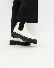 Load image into Gallery viewer, DOC MARTENS x Deadstock White Platform Boots (7.5, 8)