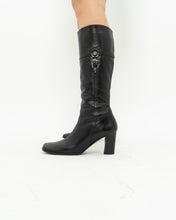 Load image into Gallery viewer, Vintage x DAVOS GUMMA Black Leather Insulated Heeled Boots (7-8)