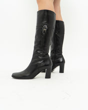 Load image into Gallery viewer, Vintage x DAVOS GUMMA Black Leather Insulated Heeled Boots (7-8)