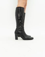 Load image into Gallery viewer, Vintage x DAVOS GUMMA Black Leather Insulated Heeled Boots (7-8)