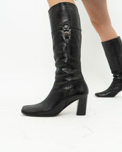 Load image into Gallery viewer, Vintage x DAVOS GUMMA Black Leather Insulated Heeled Boots (7-8)