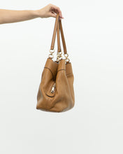 Load image into Gallery viewer, COACH x Tan Pebble Leather Lexi Purse