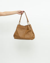 Load image into Gallery viewer, COACH x Tan Pebble Leather Lexi Purse