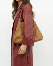 Load image into Gallery viewer, COACH x Tan Pebble Leather Lexi Purse