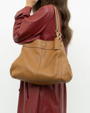 Load image into Gallery viewer, COACH x Tan Pebble Leather Lexi Purse