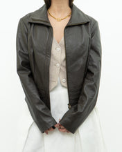 Load image into Gallery viewer, Vintage x BEBE Brown Leather Jacket (XS-L)