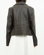 Load image into Gallery viewer, Vintage x BEBE Brown Leather Jacket (XS-L)