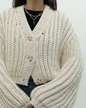 Load image into Gallery viewer, Handknit x Baggy Cream Cropped Chunky Cardigan (XS-L)