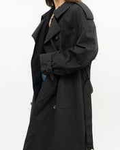 Load image into Gallery viewer, Vintage x Made in Canada x LONDON FOG Black Classic Trench (M-XL)