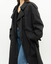 Load image into Gallery viewer, Vintage x Made in Canada x LONDON FOG Black Classic Trench (M-XL)