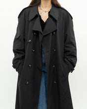 Load image into Gallery viewer, Vintage x Made in Canada x LONDON FOG Black Classic Trench (M-XL)