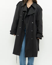 Load image into Gallery viewer, Vintage x Made in Canada x LONDON FOG Black Classic Trench (M-XL)