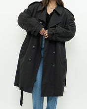 Load image into Gallery viewer, Vintage x Made in Canada x LONDON FOG Black Classic Trench (M-XL)