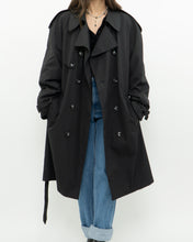 Load image into Gallery viewer, Vintage x Made in Canada x LONDON FOG Black Classic Trench (M-XL)