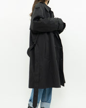 Load image into Gallery viewer, Vintage x Made in Canada x LONDON FOG Black Classic Trench (M-XL)