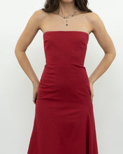 Load image into Gallery viewer, Vintage x BCBG Red Strapless Dress (XS)