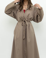 Load image into Gallery viewer, Vintage x Made in Japan x EATON Beige Trench (XS-M)