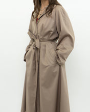 Load image into Gallery viewer, Vintage x Made in Japan x EATON Beige Trench (XS-M)