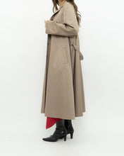 Load image into Gallery viewer, Vintage x Made in Japan x EATON Beige Trench (XS-M)