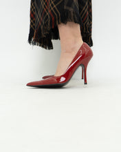 Load image into Gallery viewer, Vintage x Deadstock x Red Patent Leather Stilettos (7, 7.5)