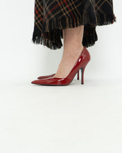 Load image into Gallery viewer, Vintage x Deadstock x Red Patent Leather Stilettos (7, 7.5)