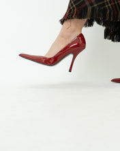 Load image into Gallery viewer, Vintage x Deadstock x Red Patent Leather Stilettos (7, 7.5)