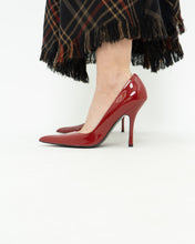 Load image into Gallery viewer, Vintage x Deadstock x Red Patent Leather Stilettos (7, 7.5)