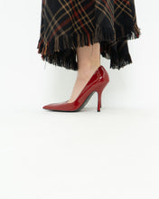 Load image into Gallery viewer, Vintage x Deadstock x Red Patent Leather Stilettos (7, 7.5)