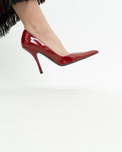 Load image into Gallery viewer, Vintage x Deadstock x Red Patent Leather Stilettos (7, 7.5)