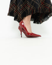 Load image into Gallery viewer, Vintage x Deadstock x Red Patent Leather Stilettos (7, 7.5)