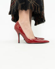 Load image into Gallery viewer, Vintage x Deadstock x Red Patent Leather Stilettos (7, 7.5)