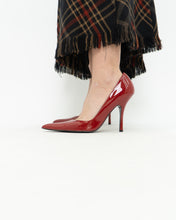 Load image into Gallery viewer, Vintage x Deadstock x Red Patent Leather Stilettos (7, 7.5)