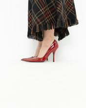 Load image into Gallery viewer, Vintage x Deadstock x Red Patent Leather Stilettos (7, 7.5)