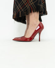 Load image into Gallery viewer, Vintage x Deadstock x Red Patent Leather Stilettos (7, 7.5)