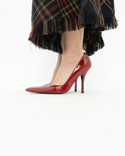 Load image into Gallery viewer, Vintage x Deadstock x Red Patent Leather Stilettos (7, 7.5)